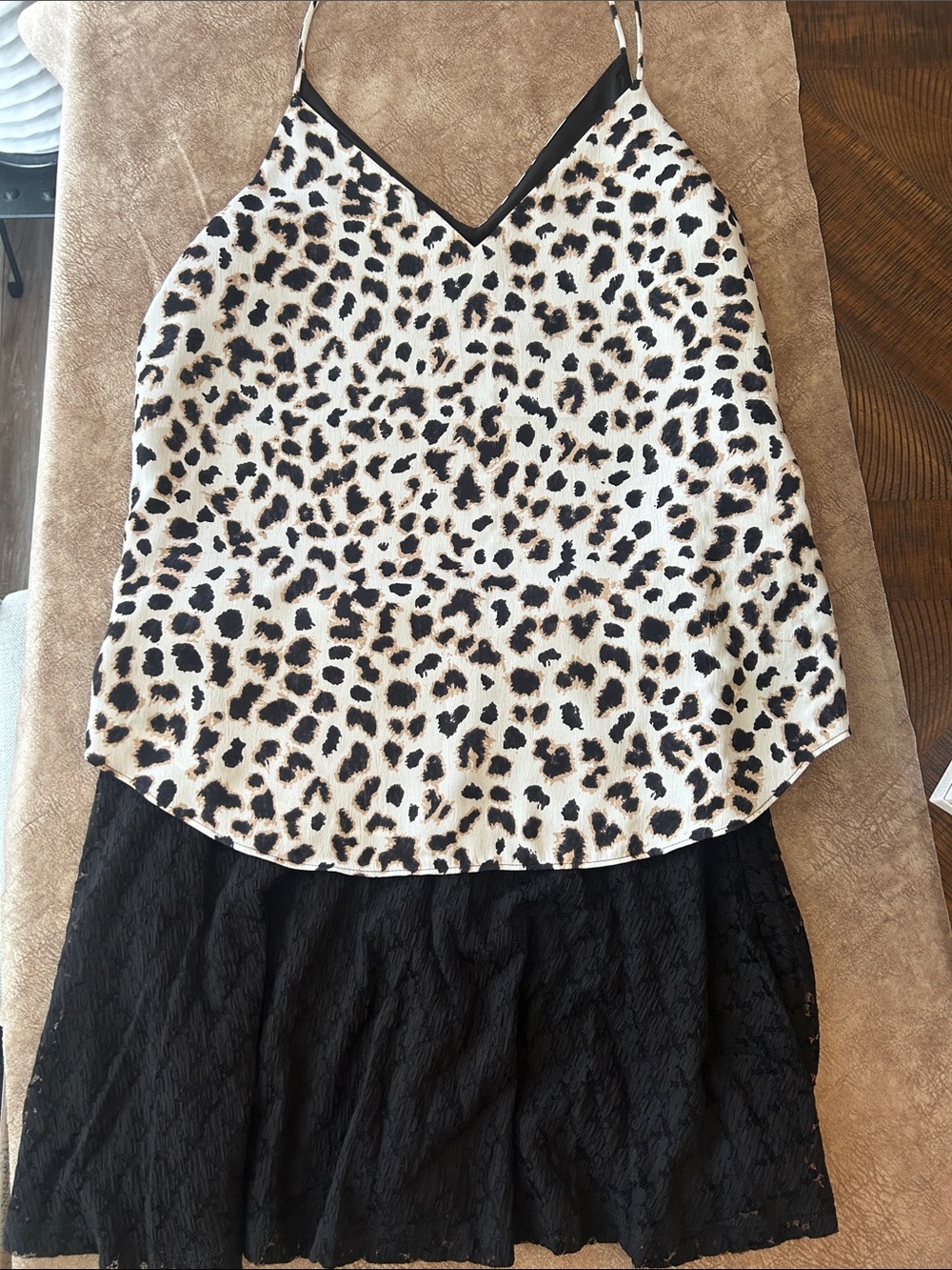 Express Leopard Print V-Neck Cami in Cream and Black😻 - Picture 4 of 7